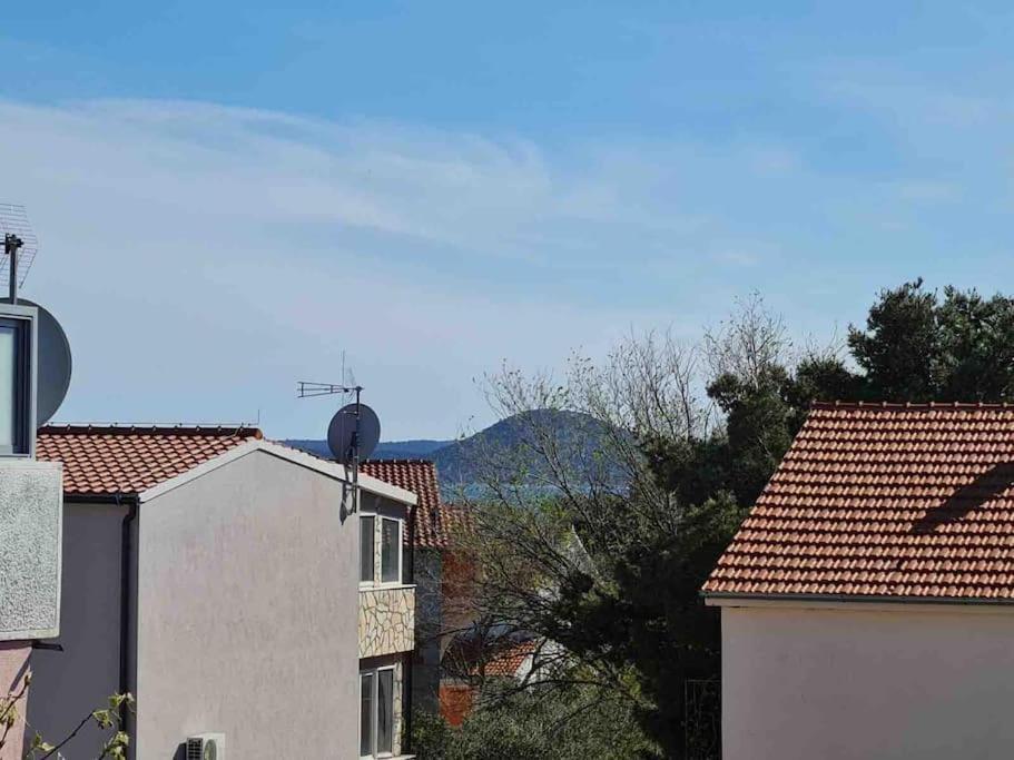 Prostorny Domov V Nejkrasnejsi Casti Chorvatska Apartman Vodice Kültér fotó