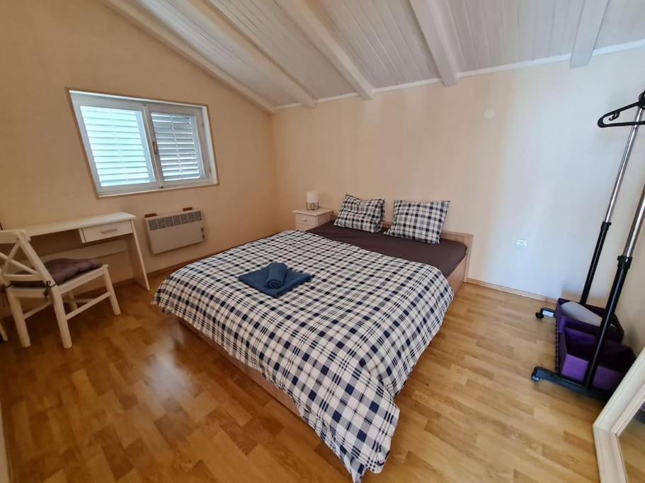 Prostorny Domov V Nejkrasnejsi Casti Chorvatska Apartman Vodice Kültér fotó